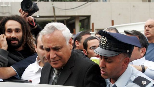 Ισραήλ: Αποφυλακίζουν τον πρώην πρόεδρο παρά την καταδίκη του για βιασμούς