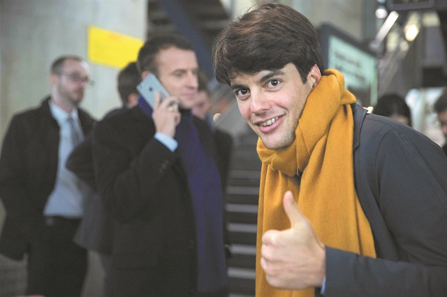 Πολιτική: ποίηση ή πρόζα;