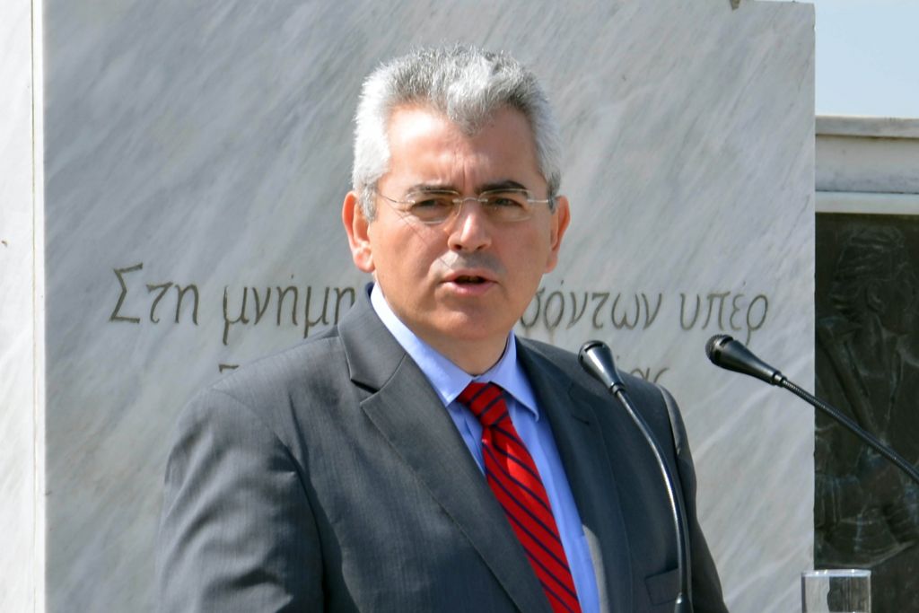 Χαρακόπουλος: «Καταρράκωση θεσμών και αποστρατεία άξιων αξιωματικών»