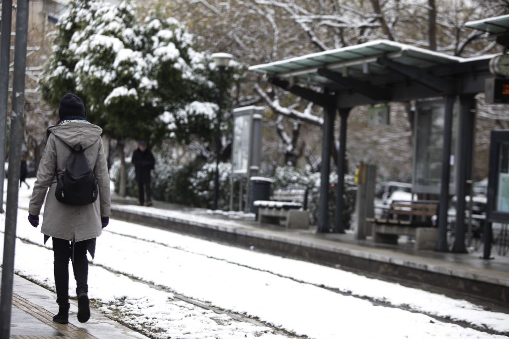 Προβλήματα από τη χιονόπτωση κλειστά τα σχολεία στην Αττική
