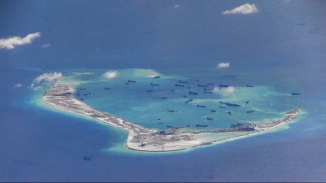 Η Κίνα απειλεί τον Τραμπ με πόλεμο εάν παρέμβει στη Νότια Σινική Θάλασσα
