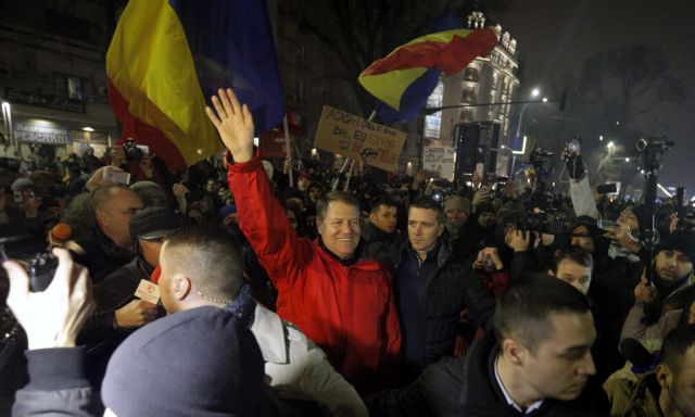 Ρουμανία: Και ο πρόεδρος στις διαδηλώσεις κατά της… αμνήστευσης πολιτικών
