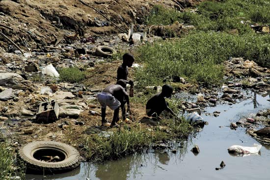 Νεκροί από την επιδημία χολέρας στην πλούσια σε πετρέλαιο Ανγκόλα