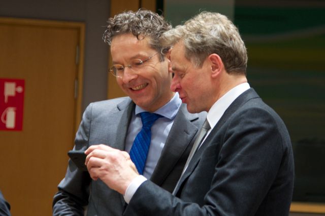 Ομοβροντία θεσμών  για επιπλέον μέτρα