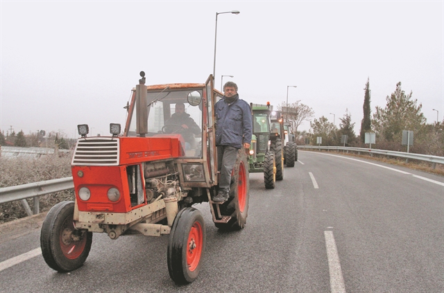 Φεύγουν από τα μπλόκα οι αγρότες