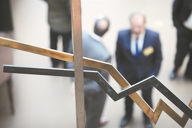 Διόρθωση στο XA με το βλέμμα στις ισχυρές κεντρικές τράπεζες