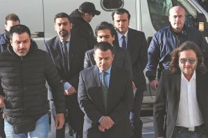 Ερωτήματα για την «Επιχείρηση Αστραπή»