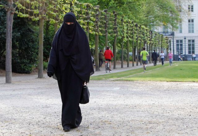 Η Βαυαρία απαγορεύει την μπούρκα ενόψει των γερμανικών εκλογών