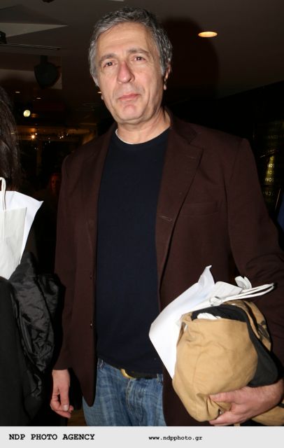 Τους βγαίνει από αριστερά