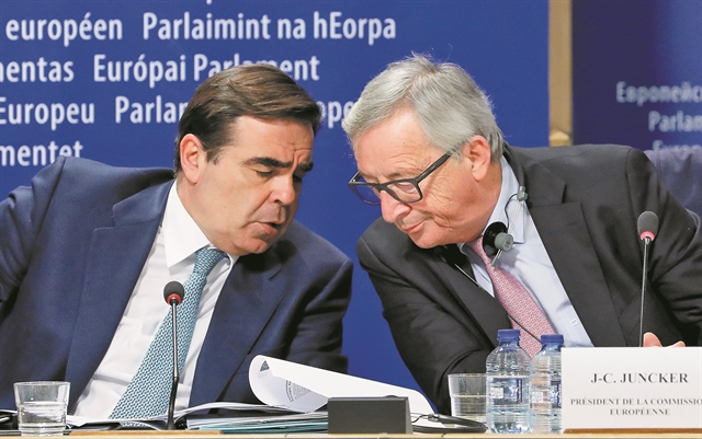 Οπισθεν ολοταχώς για το χαρτοφυλάκιο Σχοινά