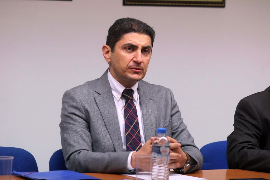 Αυγενάκης: «Όσο το συντομότερο έρθει η πολιτική αλλαγή τόσο το καλύτερο»