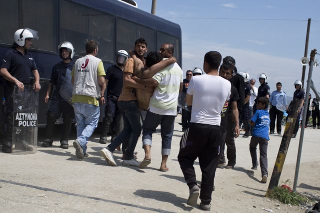 Συλλήψεις και προσαγωγές σε δομές προσφύγων σε Χίο, Λέσβο και Σάμο