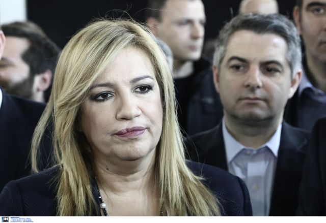 ΠΑΣΟΚ: «Η απορία εκατομμυρίων Ελλήνων λύθηκε: ο Κ. Καραμανλής μιλάει