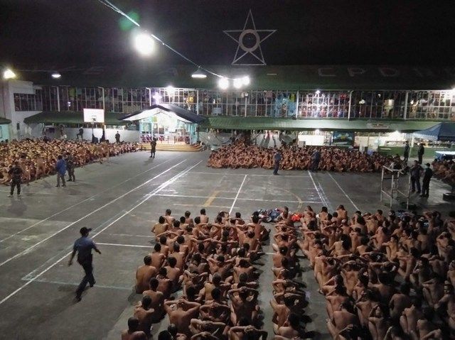 Φιλιππίνες: Φωτογραφίες γυμνών κρατούμενων προκάλεσαν την οργή των ΜΚΟ