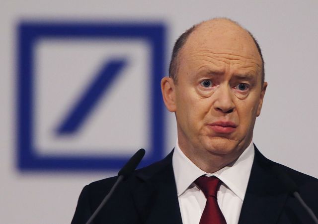 Πουλάει ασημικά η Deutsche Bank για να συγκεντρώσει κεφάλαια 8,5 δισ. δολαρίων