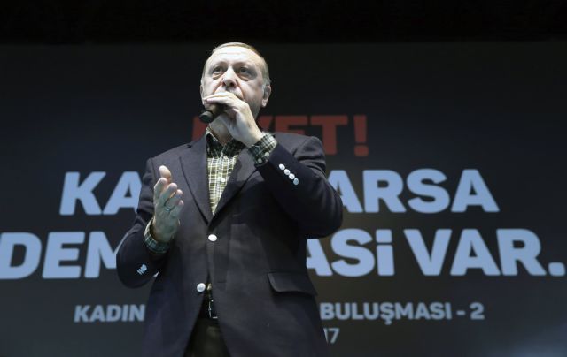 Οι γερμανοί πολιτικοί αντιδρούν στις «απαράδεκτες» δηλώσεις Ερντογάν περί ναζί