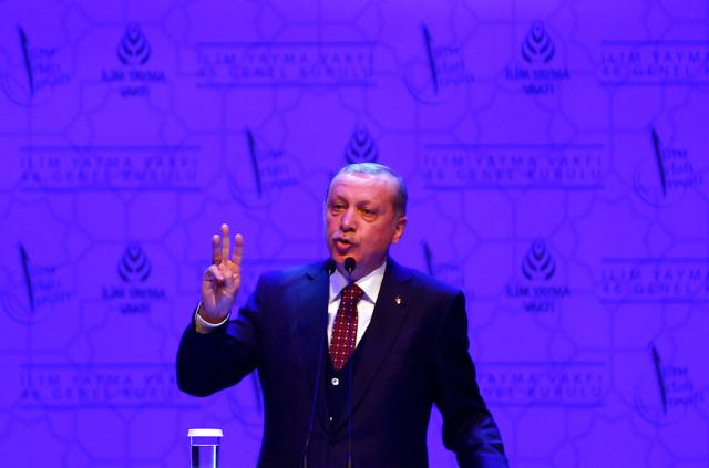 Με δημοψήφισμα και για τις ενταξιακές διαπραγματεύσεις απειλεί ο Ερντογάν