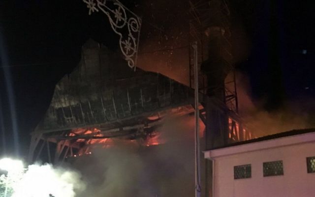 Υπό έλεγχο η πυρκαγιά στο ιστορικό Τέμενος Βαγιαζήτ στο Διδυμότειχο