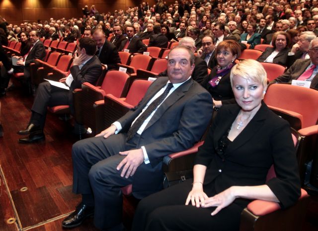 Ο ΣΥΡΙΖΑ πυροβολεί τον Καραμανλή για το Βατοπέδι