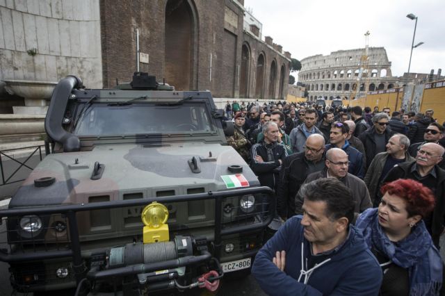 Απεργούν τα ταξί στην Ιταλία λίγο πριν τη Σύνοδο Κορυφής