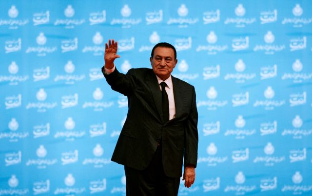 Αίγυπτος: Εξι χρόνια μετά, ο Χόσνι Μουμπάρακ κυκλοφορεί ελεύθερος
