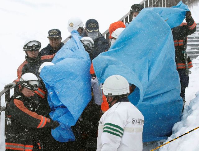Ιαπωνία: Επτά μαθητές και ένας καθηγητής σκοτώθηκαν από χιονοστιβάδα