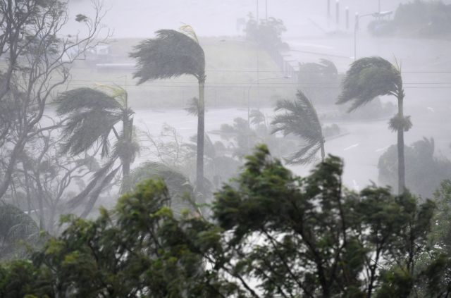 Αυστραλία: Σαρώνει τα πάντα ο κυκλώνας Ντέμπι