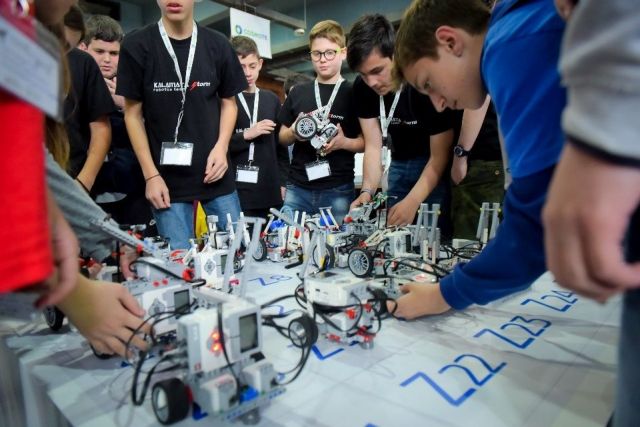 Αθήνα: Οι μαθητές έδειξαν το μέλλον στη ρομποτική