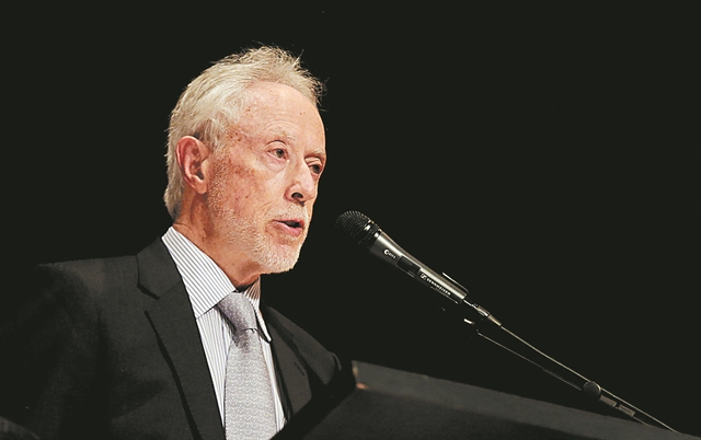 Η «εξέγερση» του Τζ.Μ. Κουτσί ενάντια στην αγγλική γλώσσα