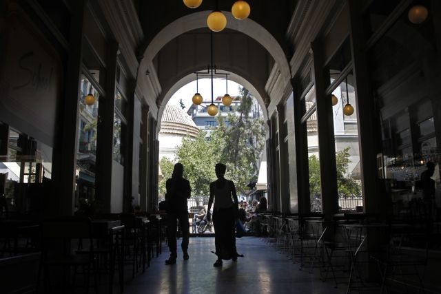 Ανοιχτό παραμένει το θέμα της λειτουργίας των καταστημάτων τις Κυριακές