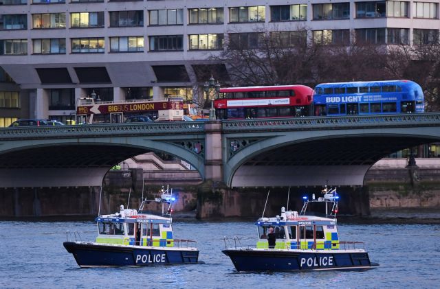 Πέθανε η Ρουμάνα που έπεσε από τη γέφυρα κατά την επίθεση στο Γουεστμίνστερ