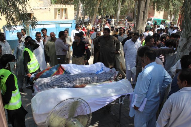 Είκοσι νεκροί από επίθεση ενόπλων σε τέμενος των Σούφι στο Πακιστάν