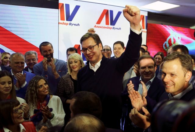 Σερβία: Συντριπτική νίκη του ισορροπιστή Βούτσιτς στις προεδρικές εκλογές