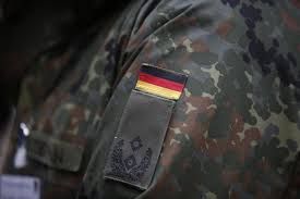 Γερμανία: Ερευνα για στελέχη των Ενόπλων Δυνάμεων που φώναζαν «Χάιλ Χίτλερ»