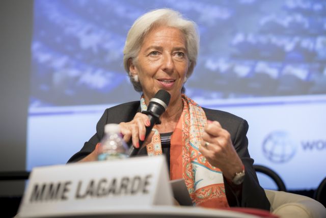 Στο 2,2% προσγειώνει για φέτος την ανάπτυξη το ΔΝΤ