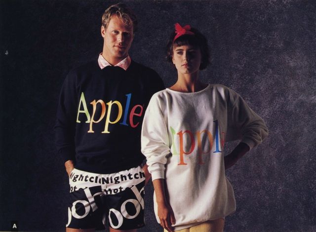 Δεν υπάρχει κάτι πιο 80s από τη συλλογή ρούχων της Apple