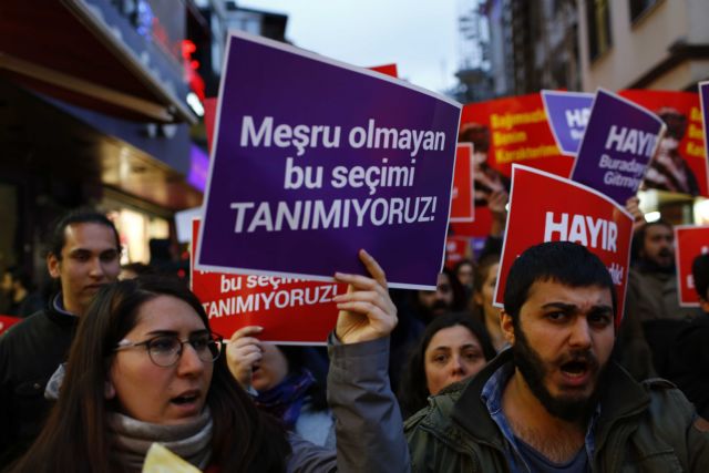 Η τουρκική αντιπολίτευση προσφεύγει στο ΣτΕ για το δημοψήφισμα