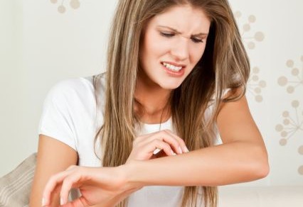 Που οφείλεται και πως αντιμετωπίζεται ο επίμονος κνησμός