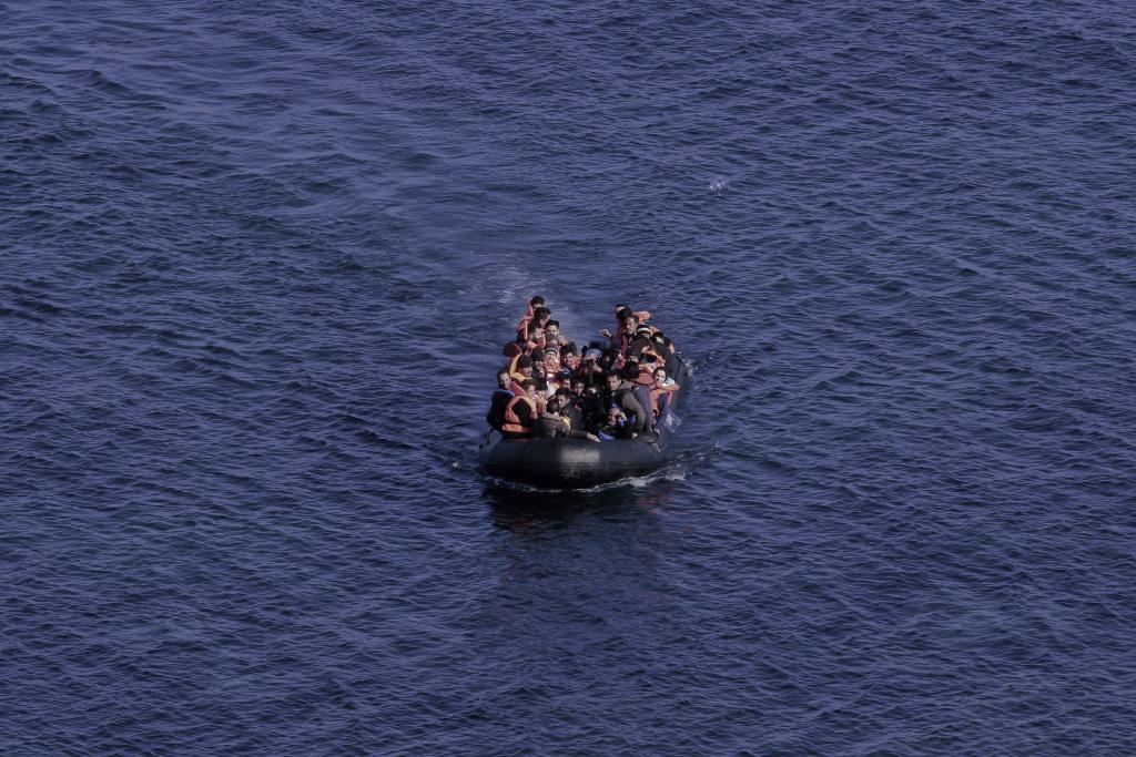 Προφυλακίστηκαν δύο Χιώτες για μεταφορά προσφύγων