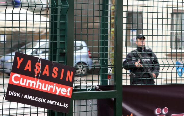 Τουρκία: Υπό κράτηση ο διευθυντής της ηλεκτρονικής έκδοσης της «Cumhuriyet»