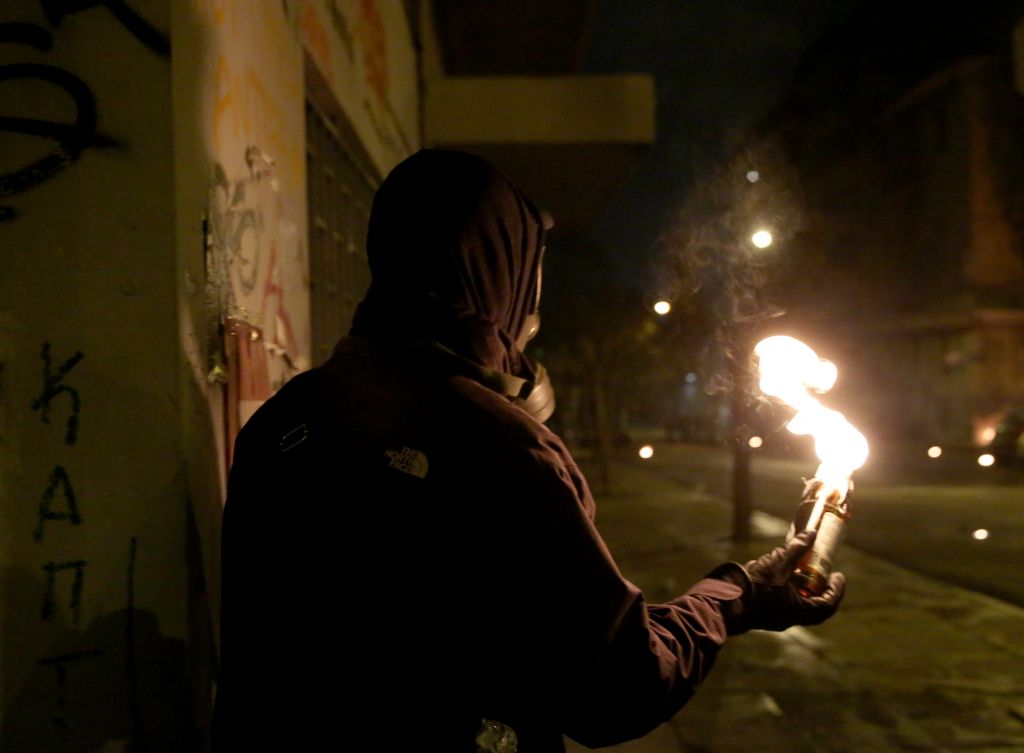 Επιθέσεις με μολότοφ κατά αστυνομικών το βράδυ του Σαββάτου στα Εξάρχεια