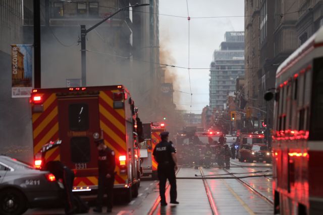 Εκρήξεις στο οικονομικό κέντρο του Τορόντο μετά από φωτιά σε μετασχηματιστή