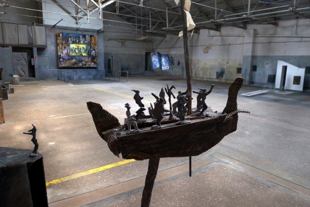 Μια φανταστική πόλη σε ένα συνεργείο αυτοκινήτων