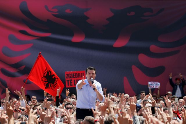 Ολοκληρώθηκε ειρηνικά η συγκέντρωση διαμαρτυρίας της αντιπολίτευσης στην Αλβανία
