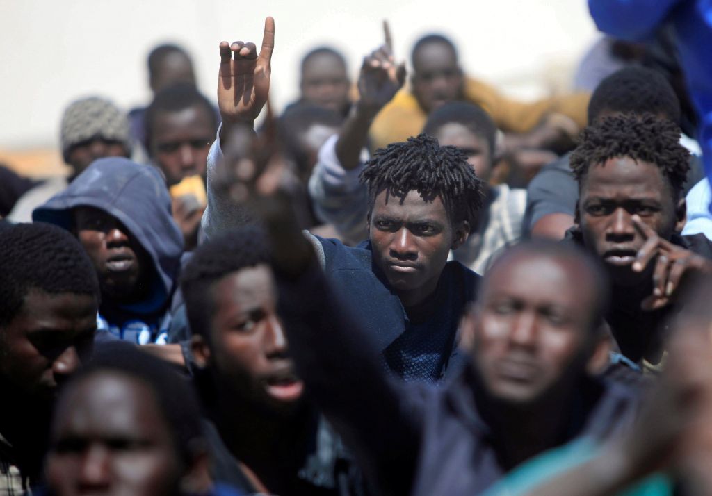 Εσωσαν 77 μετανάστες που έμειναν δύο μέρες στη θαλάσσα