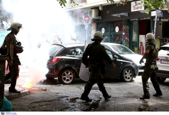 Βγήκαν και τσεκούρια από κουκουλοφόρους