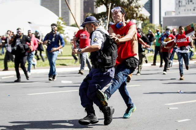 Μπραζίλια: Στρατός στους δρόμους λόγω των διαδηλώσεων
