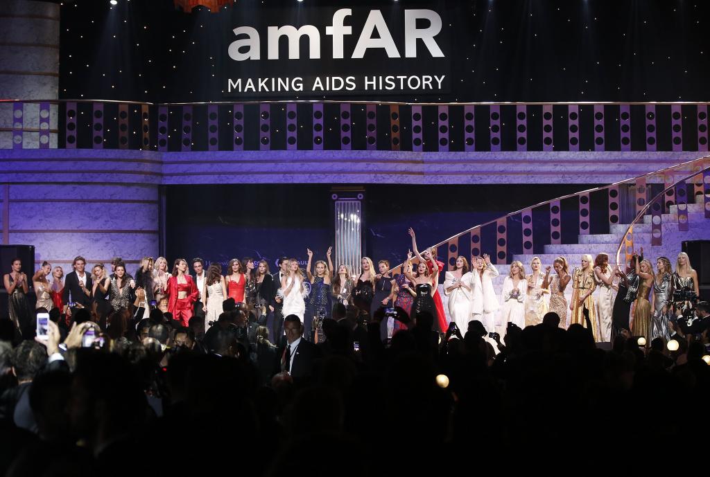Χίλιοι σταρ στο ετήσιο γκαλά του amfAR κατά του AIDS