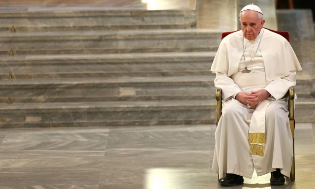 «Συγκλονισμένος» ο πάπας Φραγκίσκος από τη «βάρβαρη επίθεση» στην Αίγυπτο