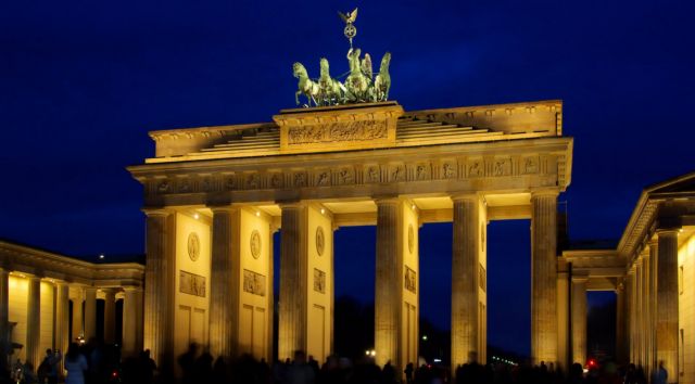 Το Βερολίνο καταδικάζει την επίθεση στον Λουκά Παπαδήμο